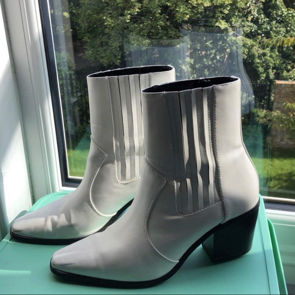 White boots mango